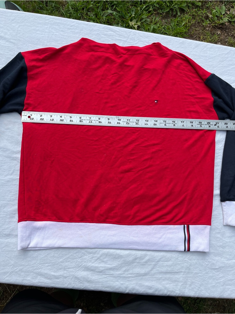 Tommy Hilfiger Red, Black & White Colorblock Pullover unisex size small